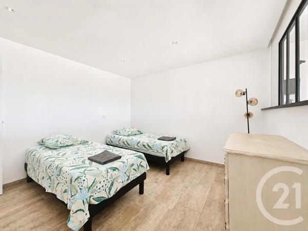 Maison à vendre  7 pièces - 161,40 m 2   FREJUS  - 83