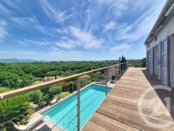 Maison à vendre  7 pièces - 161,40 m 2   FREJUS  - 83