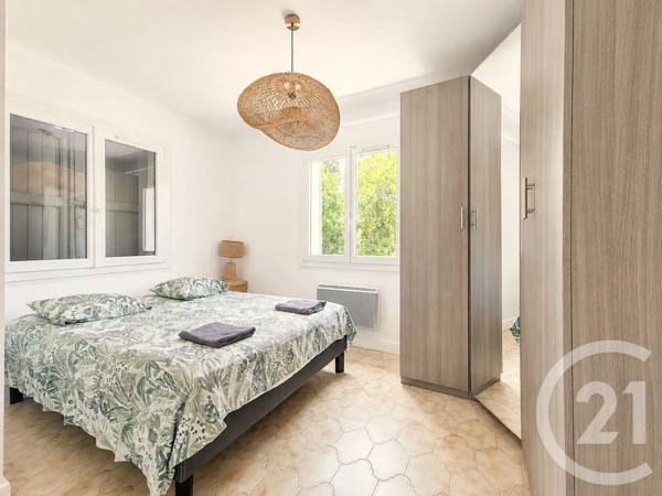 Maison à vendre  7 pièces - 161,40 m 2   FREJUS  - 83