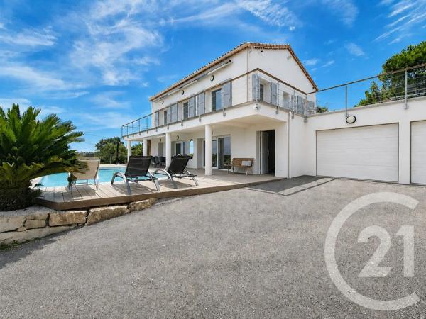 Maison à vendre  7 pièces - 161,40 m 2   FREJUS  - 83