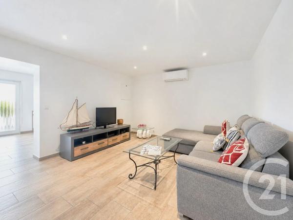 Maison à vendre  7 pièces - 161,40 m 2   FREJUS  - 83