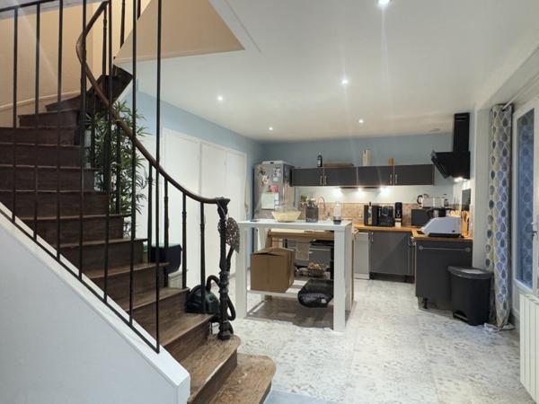 Maison de ville  Centre de Barbezieux  146 m²