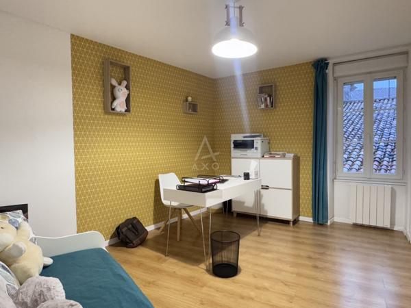 Maison de ville  Centre de Barbezieux  146 m²