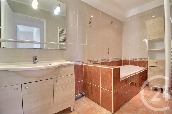 Maison à vendre  6 pièces - 123 m 2   BIOT  - 06