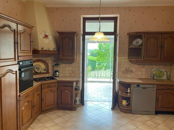 Maison à NOYEN-SUR-SARTHE, 72430 - 6 pièces 150m²