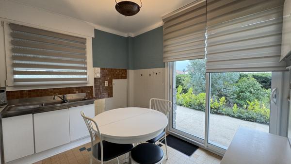 Saint-Just-Saint-Rambert (42170) immeuble de 191m2 composé de 2 appartements avec terrasses et jardin