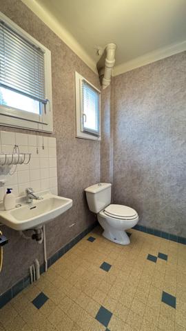 Saint-Just-Saint-Rambert (42170) immeuble de 191m2 composé de 2 appartements avec terrasses et jardin