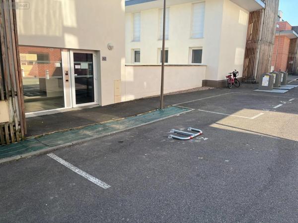 Location - Garage et parking Rouen 76000 1 pièce
