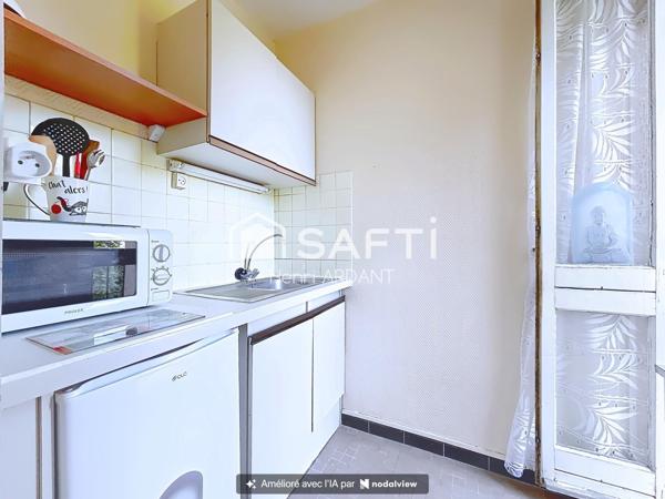 Studio bien situé avec parking !