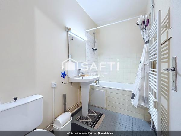 Studio bien situé avec parking !