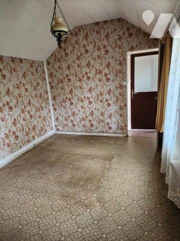 LA FLECHE, maison à rafraichir sur 2.500 m²