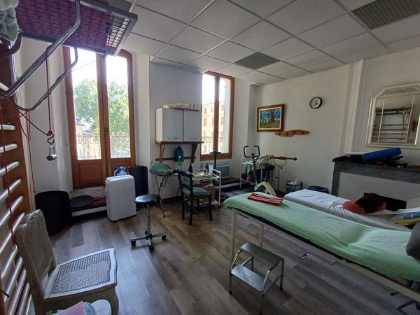 Appartement
         2 pièces
        - 45 m² 122 000 € *