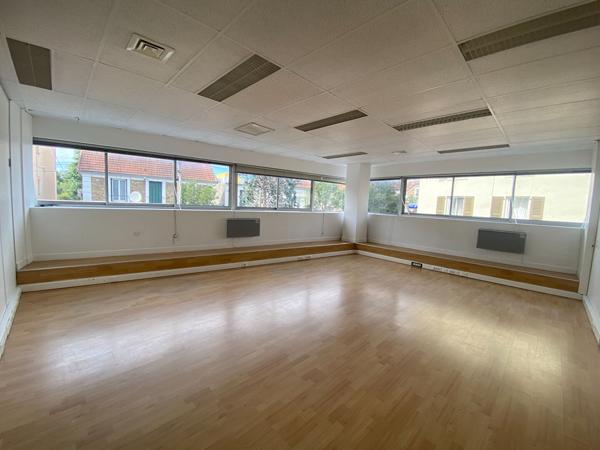 Local commercial Corbeil Essonnes 100 m2