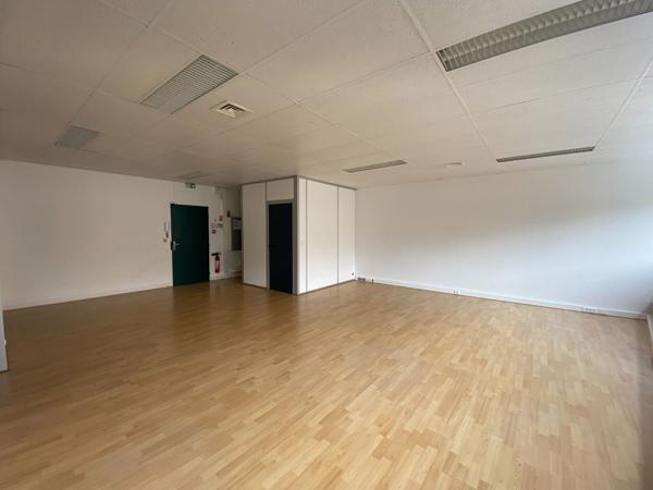 Local commercial Corbeil Essonnes 100 m2