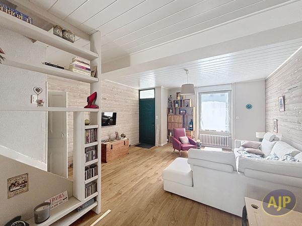 Maison à louer Cholet : 5 pièces, 120m² avec 3 chambre(s) à 997€ - AJP Immobilier Cholet
