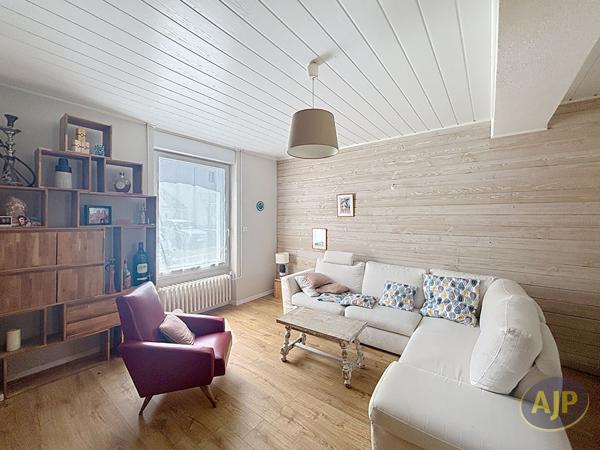 Maison à louer Cholet : 5 pièces, 120m² avec 3 chambre(s) à 997€ - AJP Immobilier Cholet