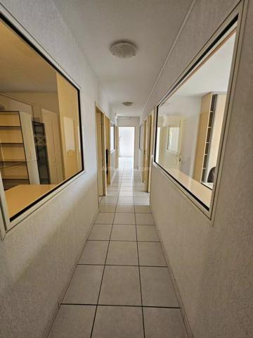 Vente Bureau 14 pièces 215 m2 à Draguignan