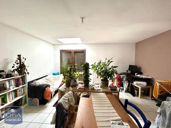 Appartement à louer 2 pièces 60.48m² Bourg-en-Bresse (01000)