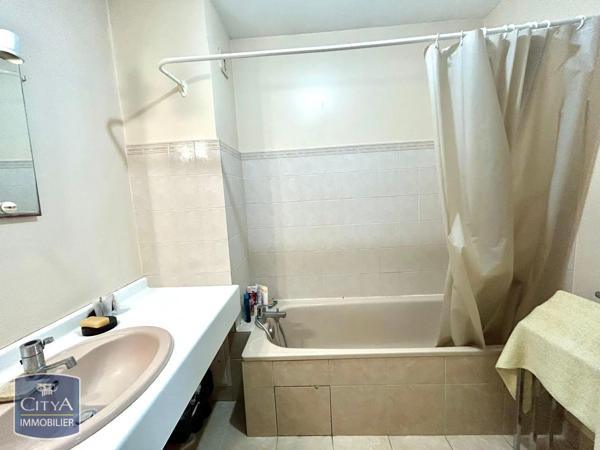 Appartement à louer 2 pièces 60.48m² Bourg-en-Bresse (01000)