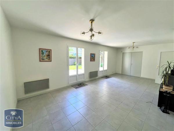 Maison à louer 5 pièces 127m² Restigné (37140)