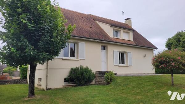 Maison quatre chambres avec terrain de 1300m² et sous-sol complet