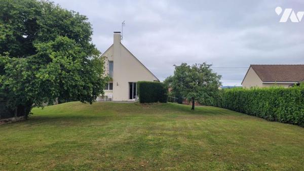 Maison quatre chambres avec terrain de 1300m² et sous-sol complet