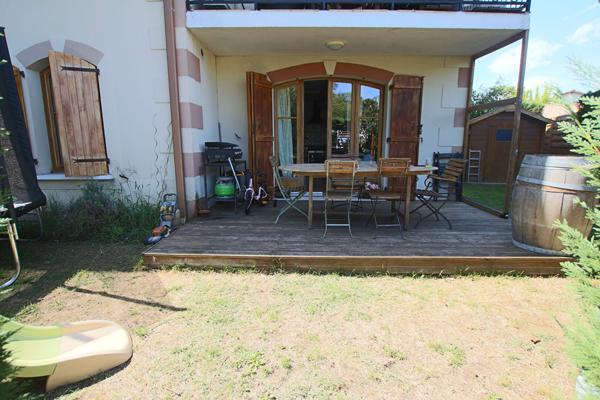 À VENDRE ? T3 AVEC TERRASSE ET JARDIN EN PLEIN CENTRE DE MIOS