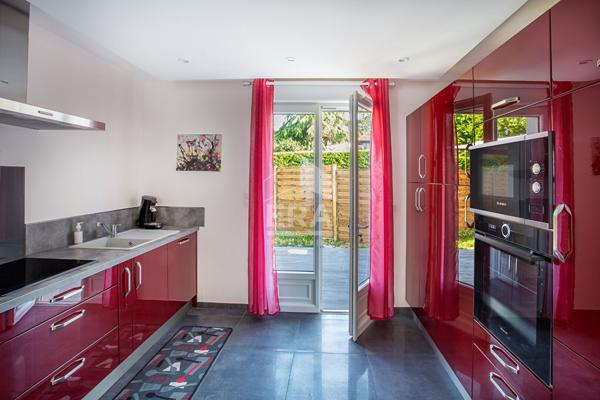 A vendre, Superbe VILLA type 5 aux portes de Périgueux avec piscine, pool house, spa et garage
