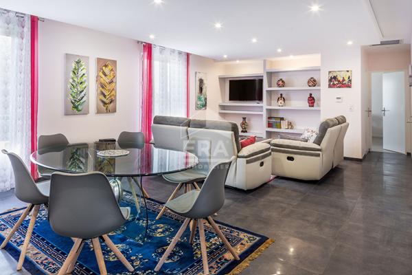 A vendre, Superbe VILLA type 5 aux portes de Périgueux avec piscine, pool house, spa et garage