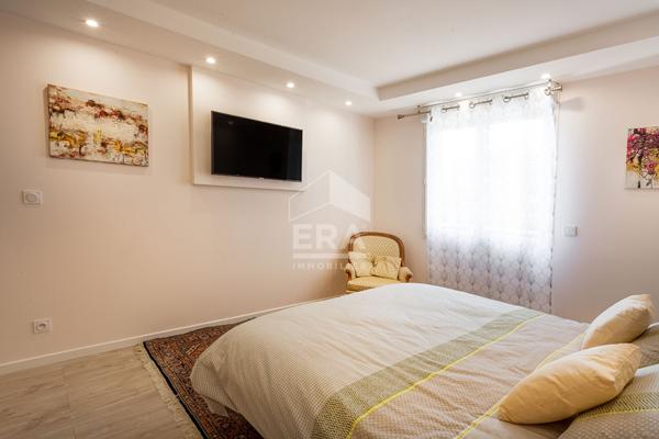 A vendre, Superbe VILLA type 5 aux portes de Périgueux avec piscine, pool house, spa et garage