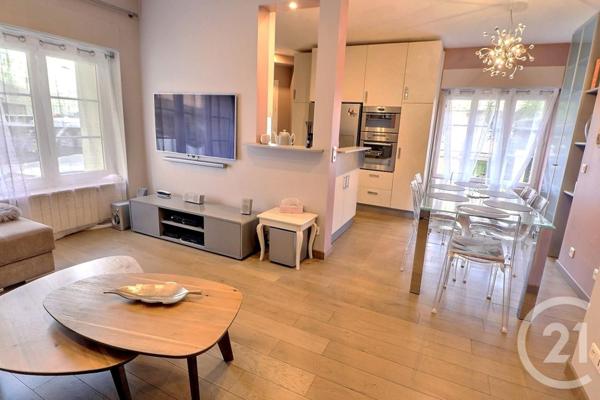 appartement à vendre  4 pièces - 100,90 m2 ST RAPHAEL - 83