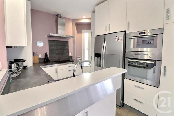 appartement à vendre  4 pièces - 100,90 m2 ST RAPHAEL - 83