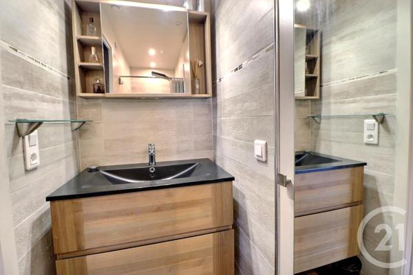 appartement à vendre  4 pièces - 100,90 m2 ST RAPHAEL - 83