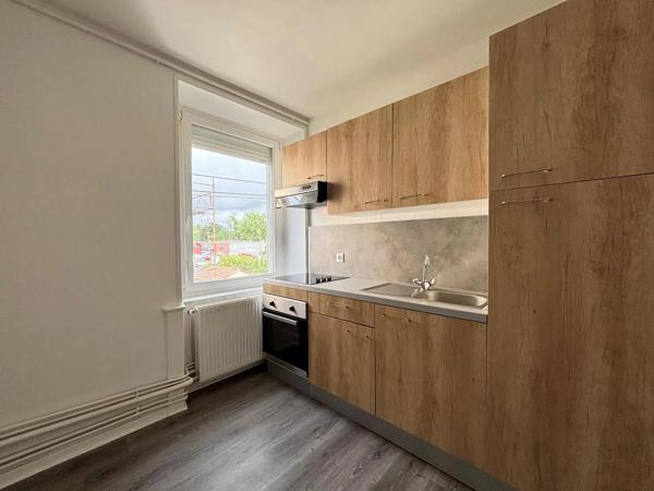 Appartement à louer 1 pièce 47.68m² Seloncourt (25230)