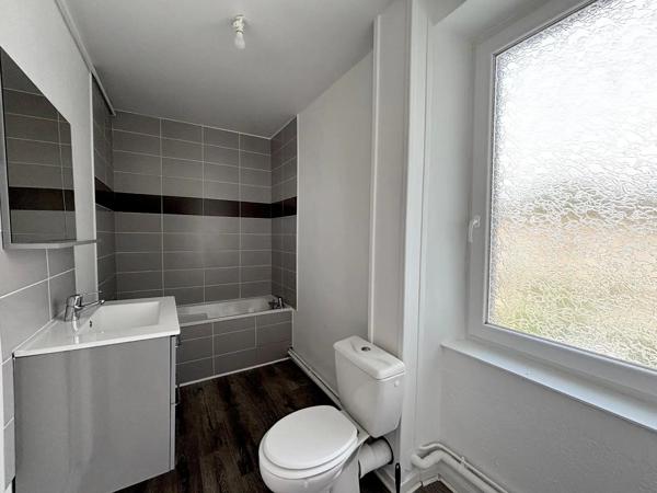 Appartement à louer 1 pièce 47.68m² Seloncourt (25230)