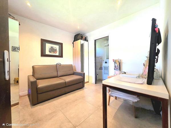 Maison type californien a Sanary Sur Mer 5 pièce(s) 100 m2 PISCINE ,GARAGE