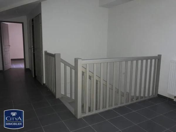 Appartement à louer 5 pièces 142.67m²