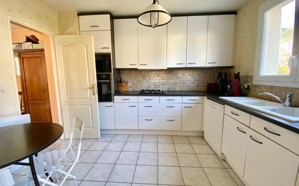 Maison à vendre    6 pièces • 159 m2 Boussy-Saint-Antoine