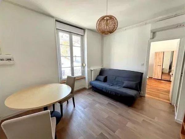 Location                                                      Appartement
                        
                     2 pièces                      38 m2                     à Vienne