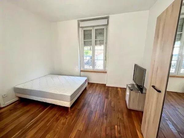 Location                                                      Appartement
                        
                     2 pièces                      38 m2                     à Vienne
