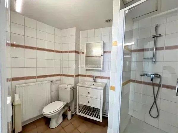 Location                                                      Appartement
                        
                     2 pièces                      38 m2                     à Vienne