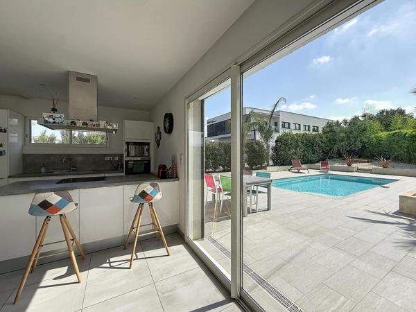 Spacieuse maison 4 chambres avec piscine et prestations modernes