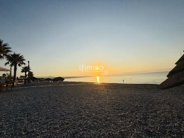 Rooftop d'exception ! une pepite à 3 mn à pied de la plage !