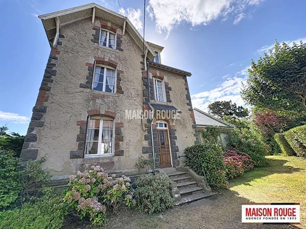 Maison de caractère vue mer exceptionnelle à Saint-Quay-Portrieux , 6 chambres, jardin paysager et fort potentiel