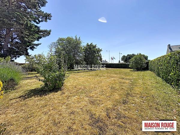 Maison individuelle avec beau jardin arboré et fort potentiel d'évolution à l'entrée du bourg d'Étables-sur-Mer