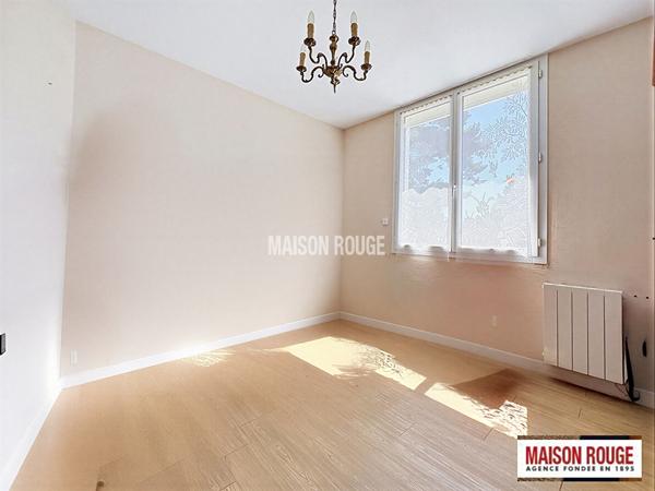 Maison individuelle avec beau jardin arboré et fort potentiel d'évolution à l'entrée du bourg d'Étables-sur-Mer