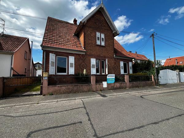 Maison spacieuse à rénover avec jardin, proche écoles et commodités, situé à Haguenau