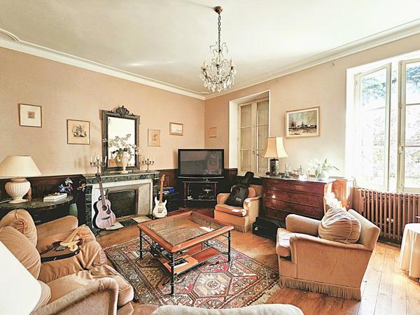 Lédat (47300) Maison de maître avec dépendance et piscine sur 1,6 hectare