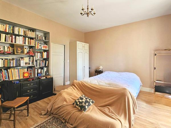 Lédat (47300) Maison de maître avec dépendance et piscine sur 1,6 hectare