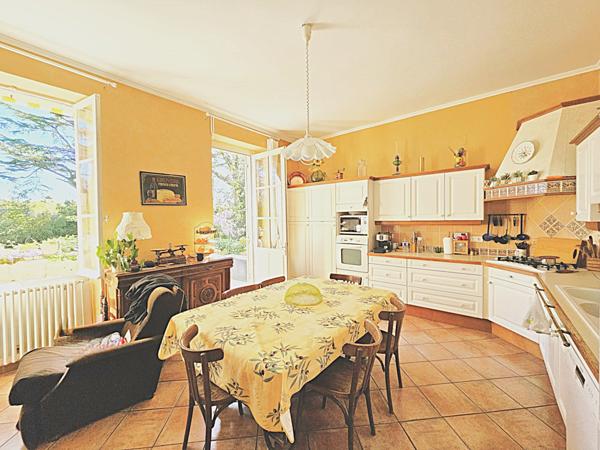 Lédat (47300) Maison de maître avec dépendance et piscine sur 1,6 hectare